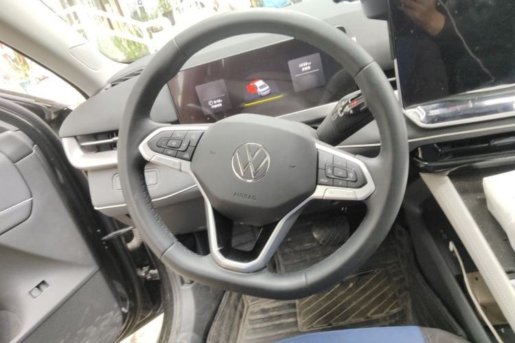 Used Volkswagen Sagitar 2026 Model L 300TSI DSG Elite Version Steering Wheel