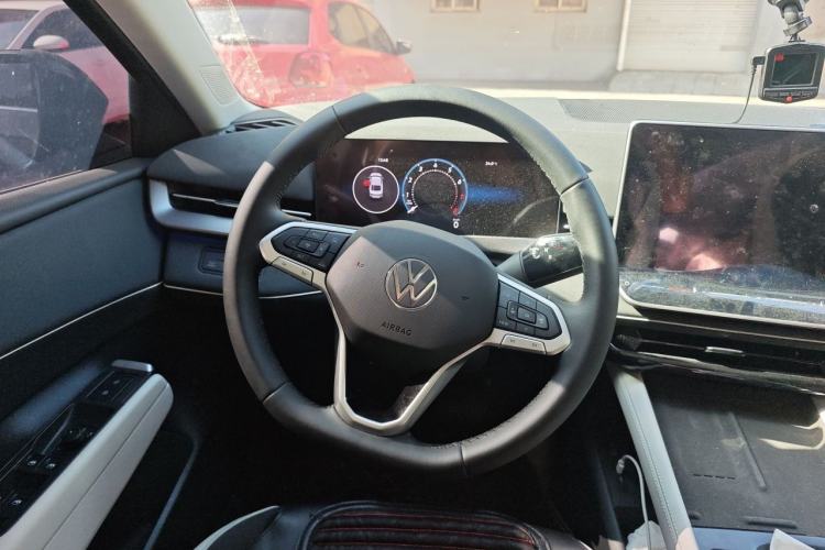 Used Volkswagen Sagitar 2026 Model L 300TSI DSG Elite Version Steering Wheel