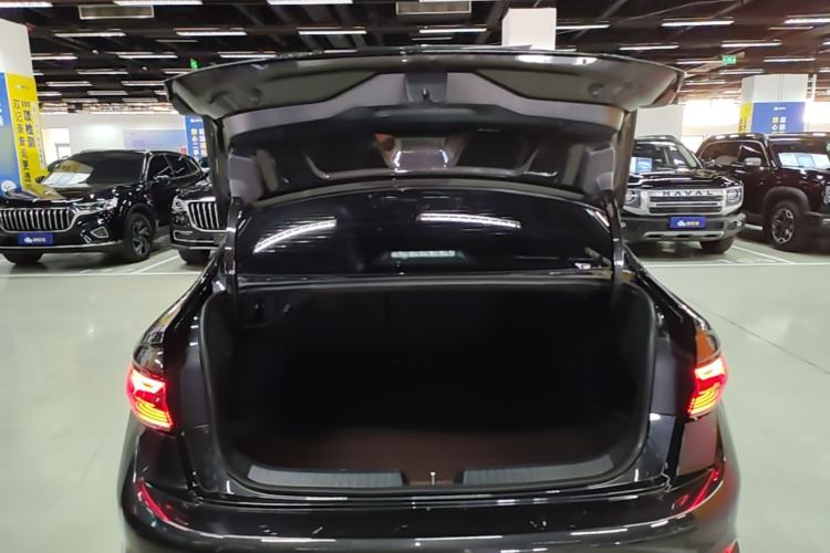 Used Volkswagen Sagitar 2026 Model 30 Million Units Selected 300TSI DSG Surpassing Edition Trunk