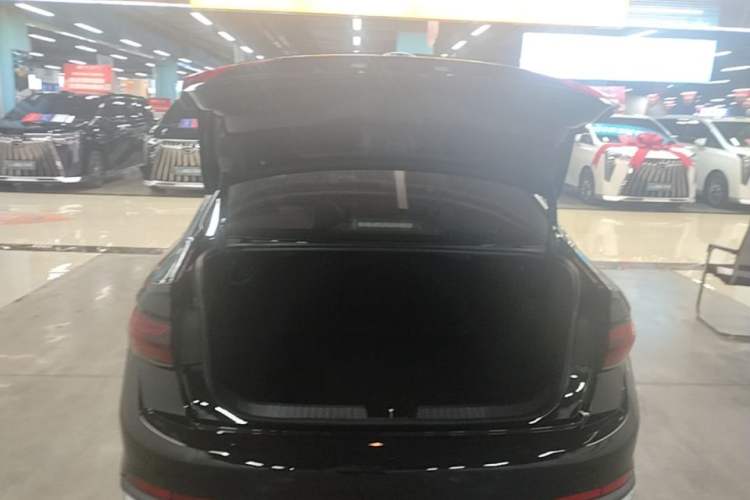 Used Volkswagen Sagitar 2026 Model, Facelifted 30 Million Units Selected Model, 300TSI DSG Beyond Edition Trunk