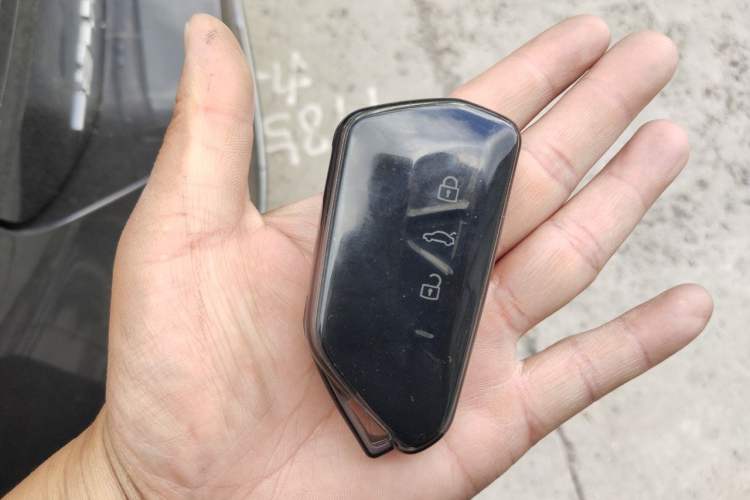 Used Volkswagen Sagitar 2026 Model L 300TSI DSG Elite Version Vehicle Key