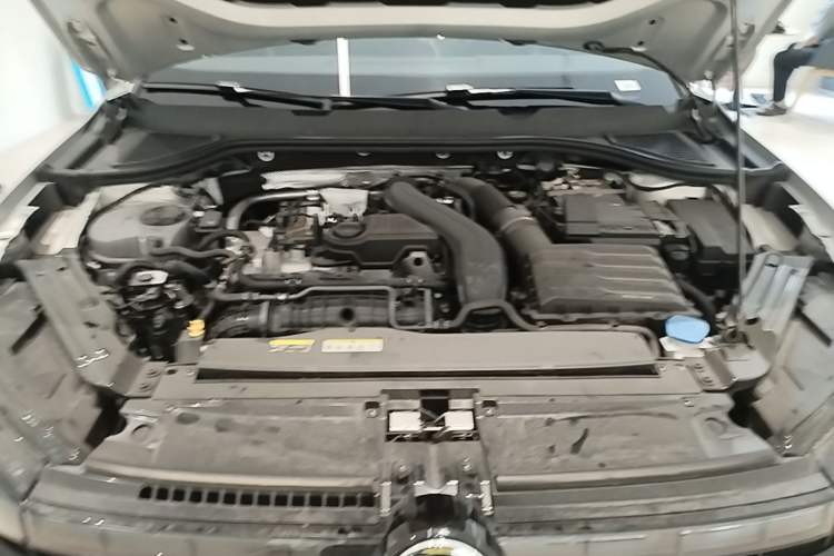 Used Volkswagen Sagitar 2026 Model L 300TSI DSG Luxury Version Engine Bay