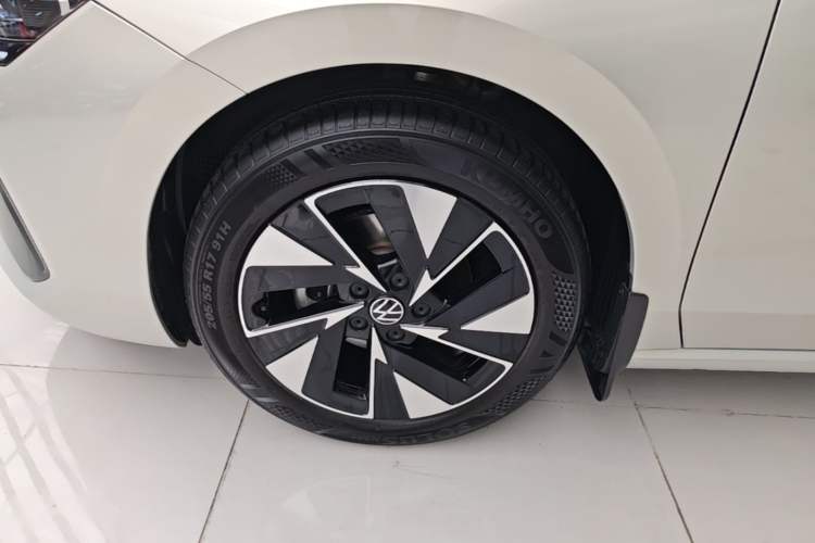 Used Volkswagen Sagitar 2026 Model L 300TSI DSG Elite Version Left Front Wheel Hub