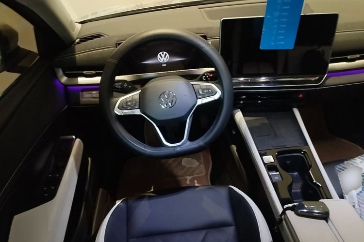 Used Volkswagen Sagitar 2026 Model L 300TSI DSG Luxury Version Steering Wheel