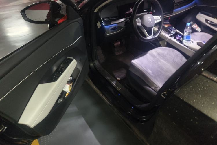 Used Volkswagen Sagitar 2026 Model L 300TSI DSG Elite Version Driver Seat