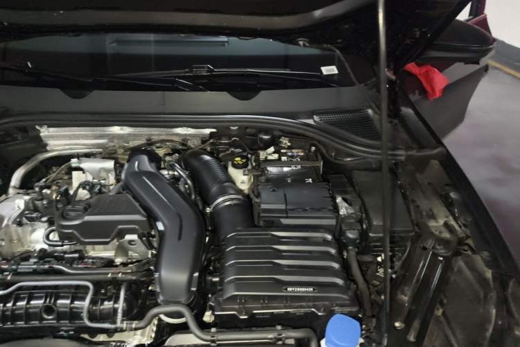 Used Volkswagen Sagitar 2026 Model L 300TSI DSG Elite Version Engine Bay Left