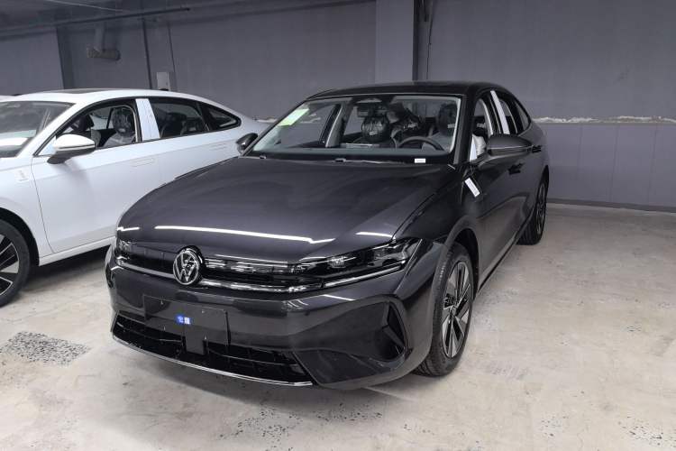 Used Volkswagen Sagitar 2026 Model L 300TSI DSG Elite Version Exterior 5