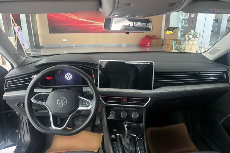 Used Volkswagen Sagitar 2026 Model 30 Million Units Selected 300TSI DSG Surpassing Edition Interior 1