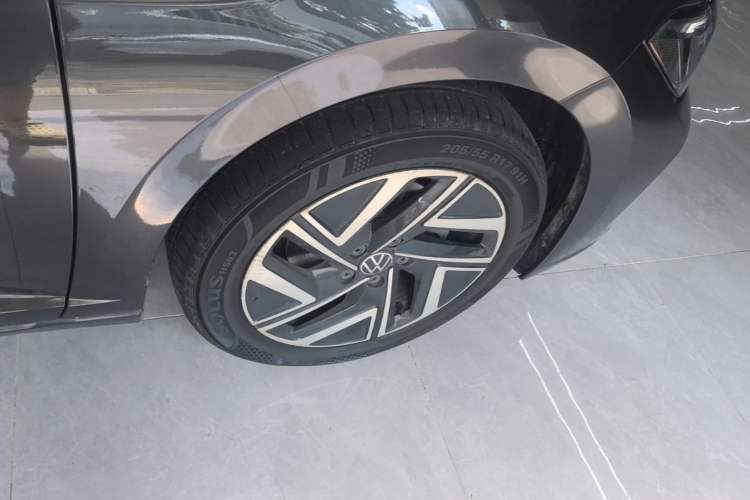 Used Volkswagen Sagitar 2026 Model 30 Million Units Selected 300TSI DSG Surpassing Edition Right Rear Wheel Hub