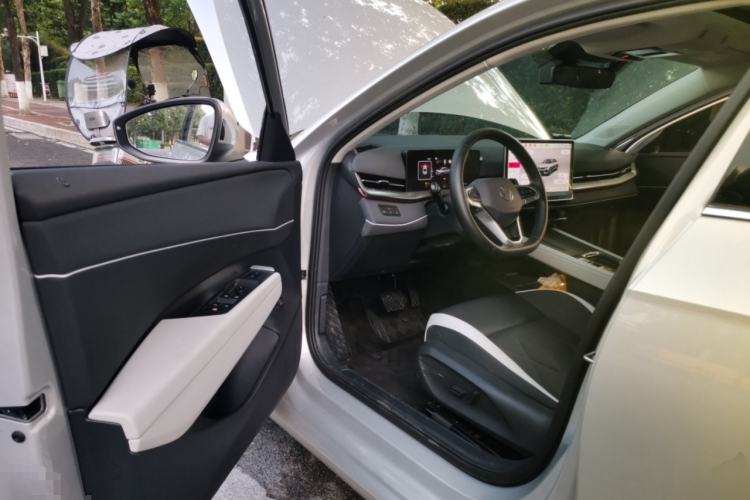 Used Volkswagen Sagitar 2026 Model L 300TSI DSG Elite Version Driver Seat