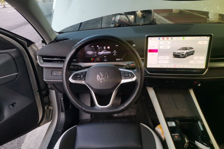 Used Volkswagen Sagitar 2026 Model L 300TSI DSG Elite Version Steering Wheel