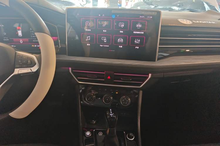 Used Volkswagen Sagitar 2026 Model 30 Million Units Selected 300TSI DSG Surpassing Edition Audio And AC Panel