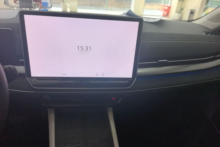 Used Volkswagen Sagitar 2026 Model L 300TSI DSG Luxury Version Audio And AC Panel