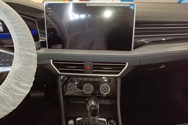 Used Volkswagen Sagitar 2026 Model 30 Million Units Selected 300TSI DSG Surpassing Edition Audio And AC Panel
