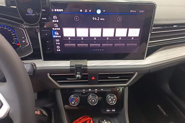 Used Volkswagen Sagitar 2026 Model 30 Million Units Selected 300TSI DSG Surpassing Edition Audio And AC Panel