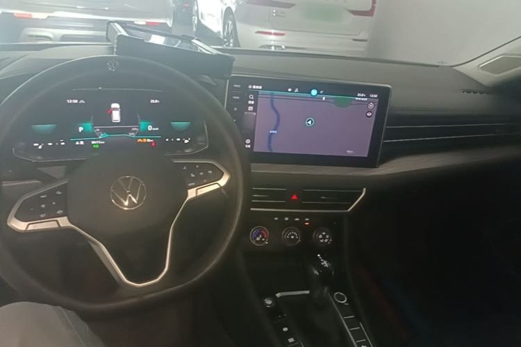 Used Volkswagen Sagitar 2026 Model 30 Million Units Selected 300TSI DSG Surpassing Edition Center Console