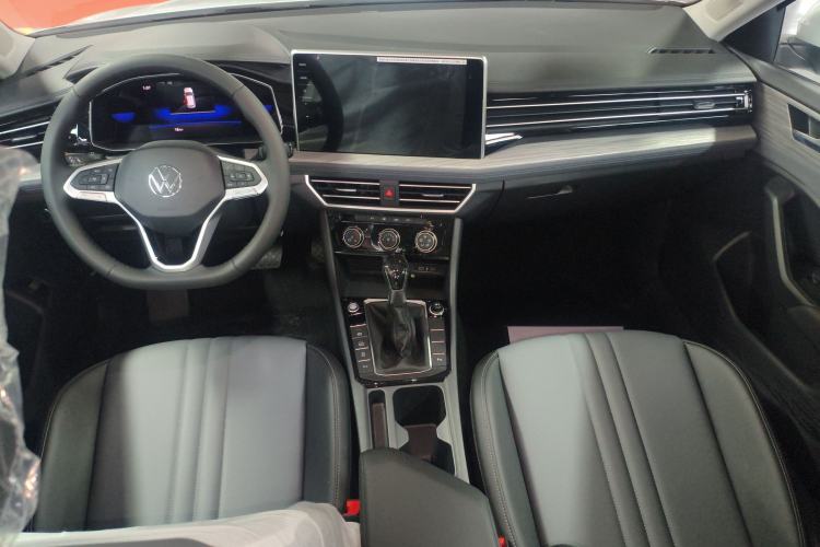 Used Volkswagen Sagitar 2026 Model 30 Million Units Selected 300TSI DSG Surpassing Edition Center Console