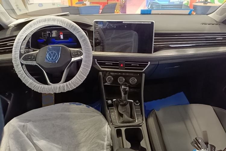 Used Volkswagen Sagitar 2026 Model 30 Million Units Selected 300TSI DSG Surpassing Edition Center Console