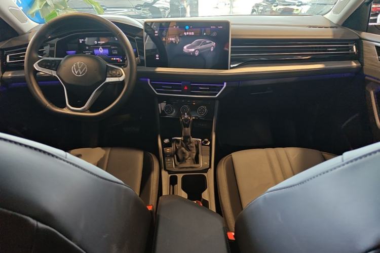 Used Volkswagen Sagitar 2026 Model 30 Million Units Selected 300TSI DSG Surpassing Edition Center Console