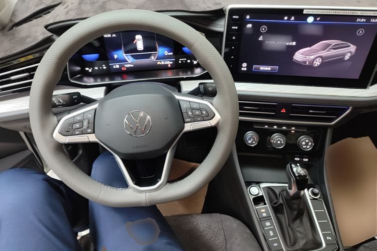 Used Volkswagen Sagitar 2026 Model 30 Million Units Selected 300TSI DSG Surpassing Edition Center Console