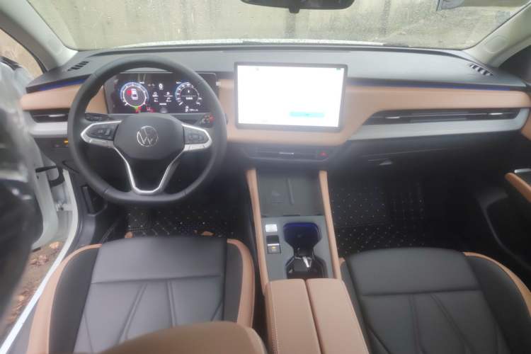Used Volkswagen Sagitar 2026 S 300TSI Luxury Edition Center Console