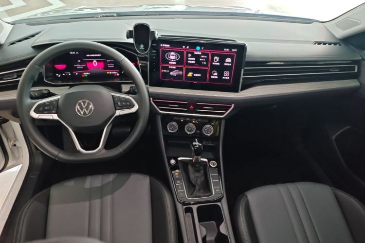 Used Volkswagen Sagitar 2026 Model 30 Million Units Selected 300TSI DSG Surpassing Edition Center Console