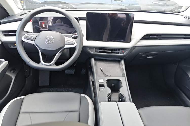 Used Volkswagen Sagitar 2026 Model S 1.5L Elite Edition Center Console