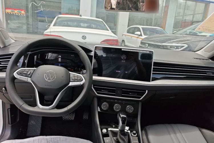 Used Volkswagen Sagitar 2026 Model 30 Million Units Selected 300TSI DSG Surpassing Edition Center Console