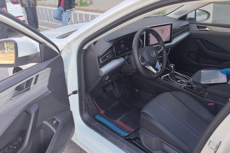 Used Volkswagen Sagitar 2026 Model 30 Million Units Selected 300TSI DSG Surpassing Edition Driver Seat