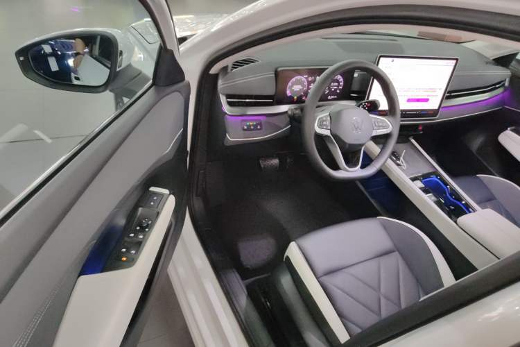 Used Volkswagen Sagitar 2026 Model L 300TSI DSG Luxury Version Driver Seat