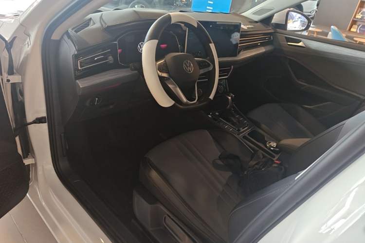 Used Volkswagen Sagitar 2026 Model 30 Million Units Selected 300TSI DSG Surpassing Edition Driver Seat