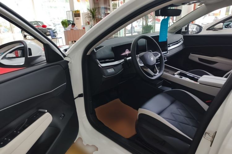 Used Volkswagen Sagitar 2026 Model L 300TSI DSG Elite Version Driver Seat