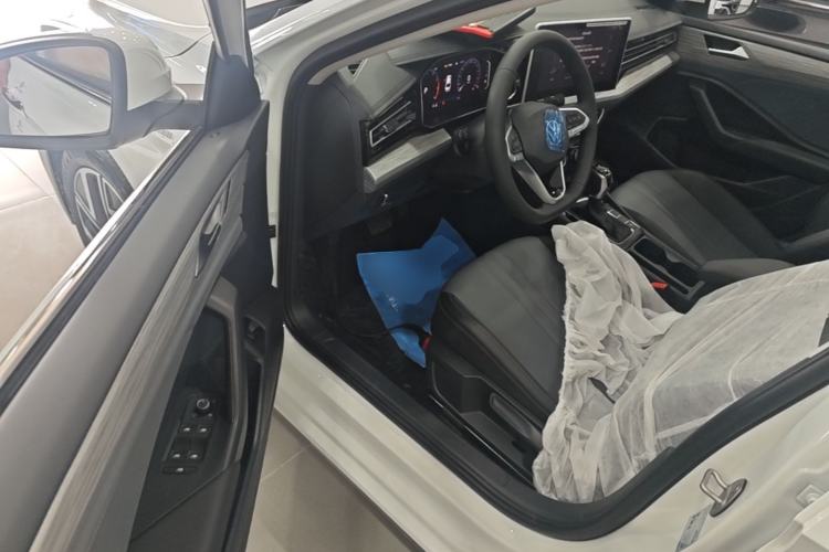 Used Volkswagen Sagitar 2026 Model 30 Million Units Selected 300TSI DSG Surpassing Edition Driver Seat