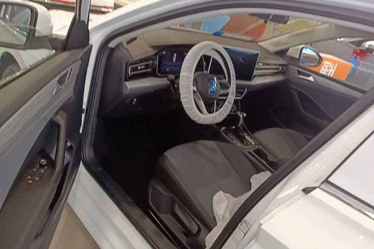 Used Volkswagen Sagitar 2026 Model 30 Million Units Selected 300TSI DSG Surpassing Edition Driver Seat