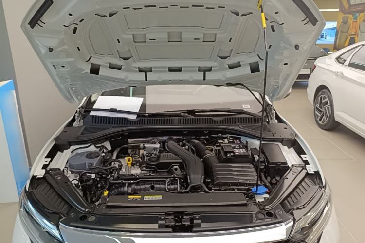 Used Volkswagen Sagitar 2026 Model 30 Million Units Selected 300TSI DSG Surpassing Edition Engine Bay