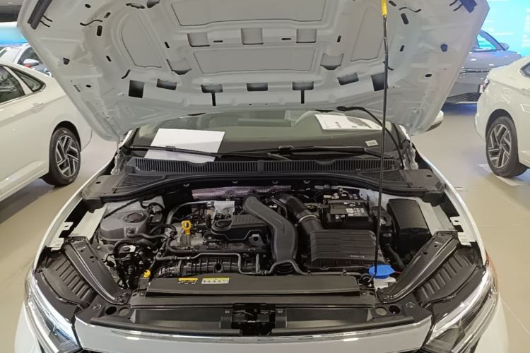 Used Volkswagen Sagitar 2026 Model 30 Million Units Selected 300TSI DSG Surpassing Edition Engine Bay