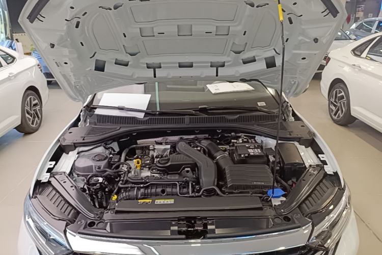 Used Volkswagen Sagitar 2026 Model 30 Million Units Selected 300TSI DSG Surpassing Edition Engine Bay
