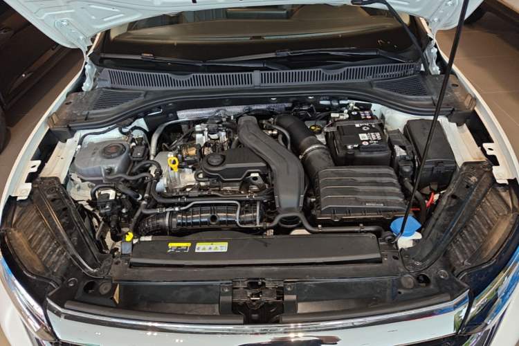 Used Volkswagen Sagitar 2026 Model 30 Million Units Selected 300TSI DSG Surpassing Edition Engine Bay