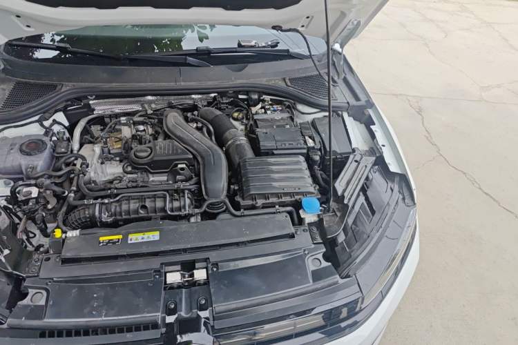Used Volkswagen Sagitar 2026 Model L 300TSI DSG Luxury Version Engine Bay Left