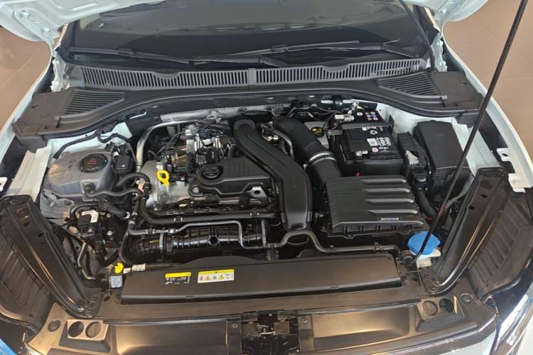 Used Volkswagen Sagitar 2026 Model 30 Million Units Selected 300TSI DSG Surpassing Edition Engine Bay