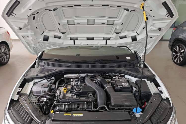 Used Volkswagen Sagitar 2026 Model 30 Million Units Selected 300TSI DSG Surpassing Edition Engine Bay