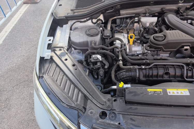 Used Volkswagen Sagitar 2026 Model 30 Million Units Selected 300TSI DSG Surpassing Edition Engine Bay Right