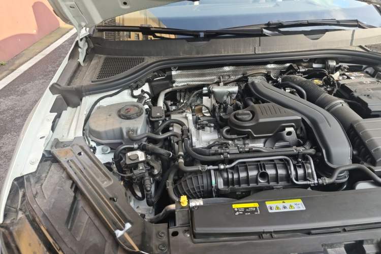 Used Volkswagen Sagitar 2026 Model L 300TSI DSG Fashion Version Engine Bay Right
