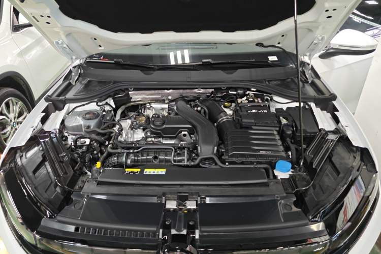 Used Volkswagen Sagitar 2026 Model L 300TSI DSG Luxury Version Engine Bay