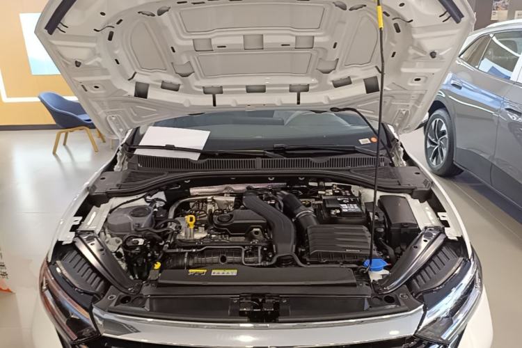 Used Volkswagen Sagitar 2026 Model 30 Million Units Selected 300TSI DSG Surpassing Edition Engine Bay