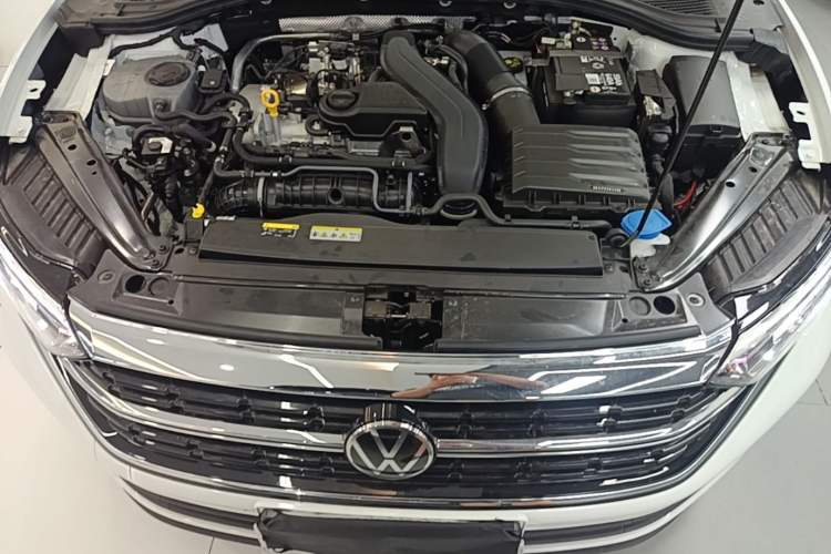 Used Volkswagen Sagitar 2026 Model 30 Million Units Selected 300TSI DSG Surpassing Edition Engine Bay