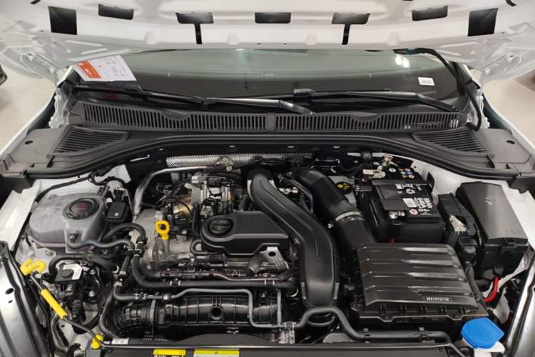 Used Volkswagen Sagitar 2026 Model 30 Million Units Selected 300TSI DSG Surpassing Edition Engine Bay
