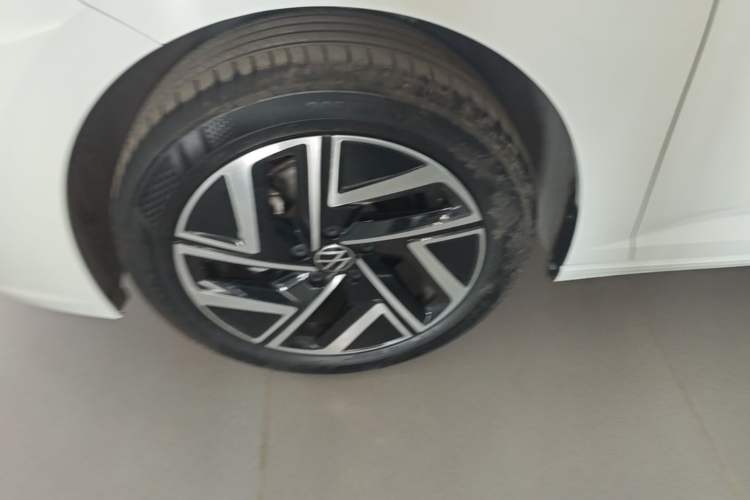 Used Volkswagen Sagitar 2026 Model 30 Million Units Selected 300TSI DSG Surpassing Edition Exterior 4