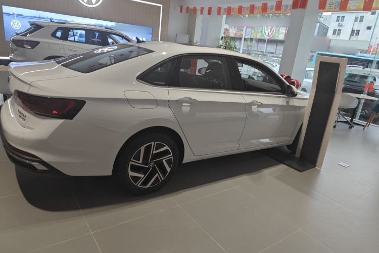 Used Volkswagen Sagitar 2026 Model 30 Million Units Selected 300TSI DSG Surpassing Edition Exterior 5