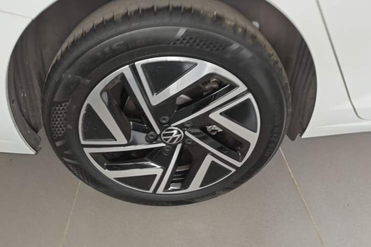 Used Volkswagen Sagitar 2026 Model 30 Million Units Selected 300TSI DSG Surpassing Edition Exterior 5